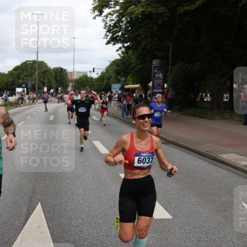 29.06.2025 - hella hamburg halbmarathon Yannick Fuchs http://msf.ph/oto/8230525 29.06.2025 10:33:55 20KM 1343, 1445, 1803, 2525, 2546, 2563, 3282, 3783, 4565, 4759, 6037, 6686, 6687, 7981, 8925, 9265, 11305, 11619, 12335, 12772, 13479, 13514, 13729, 14204, 14272, 14311, 14359, 15013, 15094, 15336, 15556, 15744, 15866, 15873, 16656, 16820, 17005, 17215, 17360, 17668, 18149, 18285, 18547, 18734 meine-sportfotos.de