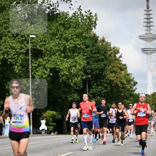 29.06.2025 - hella hamburg halbmarathon Dr. Thomas Lammeyer http://msf.ph/oto/8230526 29.06.2025 09:50:19 Kennedybrücke 1053, 1396, 1407, 1411, 1577, 1959, 2243, 2836, 3935, 5048, 5152, 5193, 5660, 6305, 6473, 7080, 7466, 7622, 7867, 8312, 8323, 9376, 9508, 10477, 11370 meine-sportfotos.de