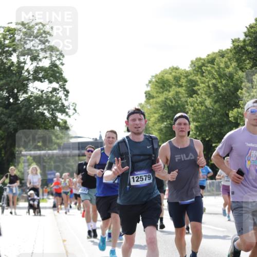 29.06.2025 - hella hamburg halbmarathon Jannik Wohlers http://msf.ph/oto/8230539 29.06.2025 09:52:15 Lombardsbrücke 1169, 1176, 1220, 1415, 1512, 1613, 2189, 3109, 3124, 4080, 4497, 5007, 5011, 5477, 7067, 7191, 7432, 7451, 7843, 7865, 7961, 10000, 10099, 10796, 10969, 11779, 12365, 12372, 12579, 12588, 12723, 13403, 13614, 13687, 13714, 14257, 14703, 15247, 15280, 15301, 15356, 15362, 15808, 15813, 15894, 16338, 16414, 17000, 17281, 17391, 17846, 18632, 18637, 18680, 18775, 18982 meine-sportfotos.de