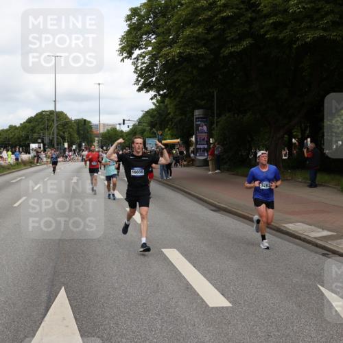 29.06.2025 - hella hamburg halbmarathon Yannick Fuchs http://msf.ph/oto/8230572 29.06.2025 10:33:55 20KM 1343, 1445, 1803, 2525, 2546, 2563, 3282, 3783, 4565, 4759, 6037, 6686, 6687, 7981, 8925, 9265, 11305, 11619, 12335, 12772, 13479, 13514, 13729, 14204, 14272, 14311, 14359, 15013, 15094, 15336, 15556, 15744, 15866, 15873, 16656, 16820, 17005, 17215, 17360, 17668, 18149, 18285, 18547, 18734 meine-sportfotos.de