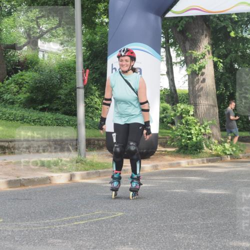 29.06.2025 - hella hamburg halbmarathon KatJ http://msf.ph/oto/8230648 29.06.2025 09:42:14 Zwischen KM18-KM19  meine-sportfotos.de