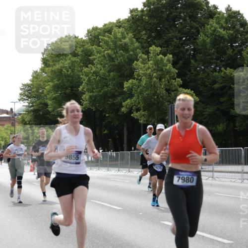 29.06.2025 - hella hamburg halbmarathon Jannik Wohlers http://msf.ph/oto/8230715 29.06.2025 10:28:05 Lombardsbrücke 3445, 5718, 5903, 5939, 6418, 7667, 7980, 8327, 8560, 9642, 9716, 9855, 10434, 13045, 13296, 13400, 16125, 18293, 18604, 19180 meine-sportfotos.de