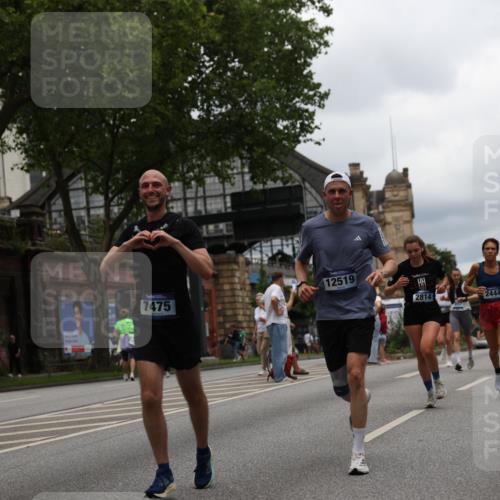29.06.2025 - hella hamburg halbmarathon Yannick Fuchs http://msf.ph/oto/8230719 29.06.2025 10:46:46 20KM 1098, 1257, 1482, 1657, 1683, 2111, 2208, 2444, 2814, 3258, 3399, 3715, 3952, 3999, 4121, 4587, 4726, 5169, 5194, 5607, 6897, 7178, 7232, 7383, 7475, 8172, 8316, 8587, 8955, 10529, 10811, 11217, 12135, 12482, 12519, 13211, 13301, 14198, 14286, 14791, 14805, 15446, 15980, 16320, 16929, 17130, 17198, 17710, 17773, 18249, 18331, 19208 meine-sportfotos.de