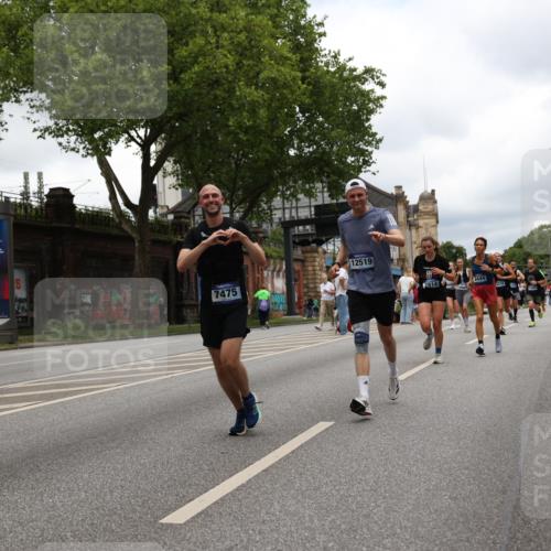 29.06.2025 - hella hamburg halbmarathon Yannick Fuchs http://msf.ph/oto/8230927 29.06.2025 10:46:46 20KM 1098, 1257, 1482, 1657, 1683, 2111, 2208, 2444, 2814, 3258, 3399, 3715, 3952, 3999, 4121, 4587, 4726, 5169, 5194, 5607, 6897, 7178, 7232, 7383, 7475, 8172, 8316, 8587, 8955, 10529, 10811, 11217, 12135, 12482, 12519, 13211, 13301, 14198, 14286, 14791, 14805, 15446, 15980, 16320, 16929, 17130, 17198, 17710, 17773, 18249, 18331, 19208 meine-sportfotos.de