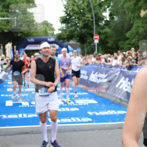 29.06.2025 - hella hamburg halbmarathon Zöllner http://msf.ph/oto/8230954 29.06.2025 10:53:43 Ziel 1502, 2058, 2082, 2518, 2630, 3399, 3819, 5399, 6762, 10549, 10895, 11588, 11589, 11604, 12632, 13865, 14702, 14818, 15061, 15441, 15856, 16092, 17482, 18143, 18514, 18666, 18715 meine-sportfotos.de