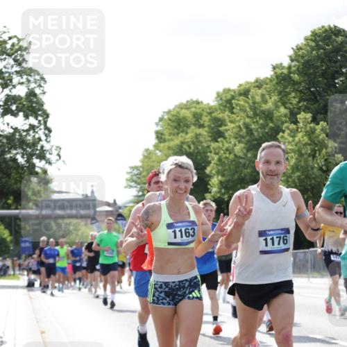 29.06.2025 - hella hamburg halbmarathon Jannik Wohlers http://msf.ph/oto/8231046 29.06.2025 09:52:23 Lombardsbrücke 1070, 1163, 1176, 1220, 1415, 1613, 1782, 2189, 2233, 2788, 3098, 3109, 3124, 4080, 4277, 4497, 4691, 4933, 5007, 5476, 5477, 5682, 7067, 7191, 7325, 7451, 7599, 7843, 7865, 7961, 8467, 9081, 9213, 10000, 10099, 10251, 10750, 10796, 10969, 11346, 11778, 12365, 12372, 12579, 12588, 12723, 13687, 13714, 14661, 14703, 14849, 15133, 15280, 15301, 15356, 15362, 15808, 15894, 16414, 17000, 17846, 18632, 18637, 18680, 18982 meine-sportfotos.de