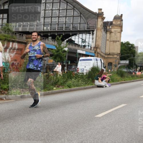 29.06.2025 - hella hamburg halbmarathon Yannick Fuchs http://msf.ph/oto/8231048 29.06.2025 10:34:02 20KM 1343, 1803, 2044, 2525, 2546, 2563, 2972, 3282, 4565, 4759, 5752, 6037, 6686, 6687, 7981, 8319, 8925, 9265, 9540, 11305, 12335, 12372, 13479, 13514, 13729, 14204, 14272, 14311, 14359, 15013, 15094, 15336, 15435, 15556, 15744, 16656, 16820, 17005, 17215, 17360, 17668, 18149, 18154, 18285, 18547, 18734, 18803 meine-sportfotos.de