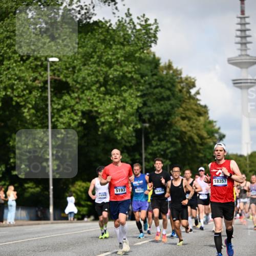 29.06.2025 - hella hamburg halbmarathon Dr. Thomas Lammeyer http://msf.ph/oto/8231062 29.06.2025 09:50:20 Kennedybrücke 1053, 1396, 1407, 1411, 1577, 1959, 2243, 2836, 3935, 5048, 5152, 5193, 5660, 6305, 6473, 7080, 7466, 7622, 7867, 8312, 8323, 9376, 9508, 10477, 11370 meine-sportfotos.de