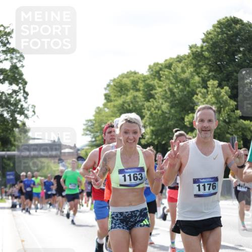 29.06.2025 - hella hamburg halbmarathon Jannik Wohlers http://msf.ph/oto/8231070 29.06.2025 09:52:24 Lombardsbrücke 1070, 1163, 1176, 1220, 1415, 1613, 1782, 2189, 2233, 2788, 3098, 3109, 3124, 3917, 4080, 4277, 4497, 4691, 4933, 4981, 5007, 5476, 5477, 5682, 6716, 7067, 7191, 7325, 7451, 7599, 7843, 7865, 7961, 8467, 9081, 9213, 9374, 10000, 10099, 10251, 10750, 10969, 11346, 11778, 12365, 12372, 12579, 12588, 12723, 13687, 13714, 14661, 14703, 14849, 15126, 15133, 15280, 15301, 15356, 15362, 15808, 15894, 16414, 17000, 17846, 18632, 18637, 18680, 18982 meine-sportfotos.de