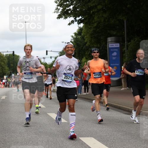 29.06.2025 - hella hamburg halbmarathon Yannick Fuchs http://msf.ph/oto/8231078 29.06.2025 10:34:03 20KM 1343, 2044, 2525, 2546, 2563, 2972, 3282, 4565, 4759, 5752, 6037, 6687, 7981, 8319, 8925, 9265, 9540, 11284, 11305, 12335, 12372, 13479, 13514, 13729, 14204, 14272, 14311, 14359, 15013, 15094, 15336, 15435, 15556, 15744, 16656, 16820, 17005, 17215, 17360, 17425, 17668, 18149, 18154, 18285, 18547, 18803 meine-sportfotos.de