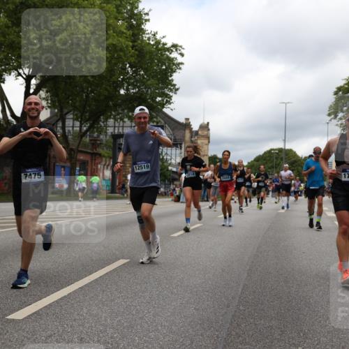 29.06.2025 - hella hamburg halbmarathon Yannick Fuchs http://msf.ph/oto/8231146 29.06.2025 10:46:46 20KM 1098, 1257, 1482, 1657, 1683, 2111, 2208, 2444, 2814, 3258, 3399, 3715, 3952, 3999, 4121, 4587, 4726, 5169, 5194, 5607, 6897, 7178, 7232, 7383, 7475, 8172, 8316, 8587, 8955, 10529, 10811, 11217, 12135, 12482, 12519, 13211, 13301, 14198, 14286, 14791, 14805, 15446, 15980, 16320, 16929, 17130, 17198, 17710, 17773, 18249, 18331, 19208 meine-sportfotos.de