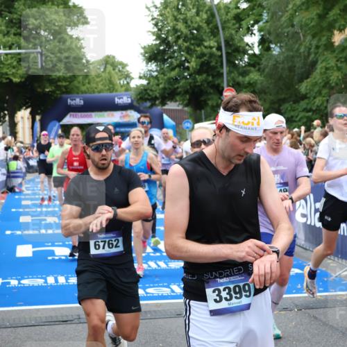 29.06.2025 - hella hamburg halbmarathon Zöllner http://msf.ph/oto/8231167 29.06.2025 10:53:45 Ziel 1502, 2058, 2082, 2518, 2630, 3819, 5399, 6762, 6877, 8285, 8335, 10549, 10895, 11588, 11589, 11604, 12632, 13865, 14702, 14818, 15061, 15441, 16092, 17482, 18143, 18514, 18666, 18715 meine-sportfotos.de