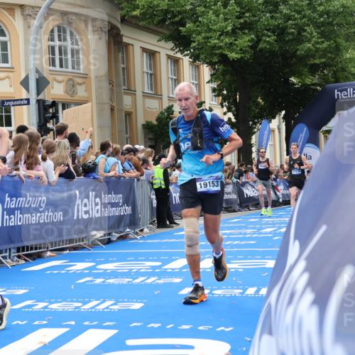 29.06.2025 - hella hamburg halbmarathon Strokosch-Dieckow http://msf.ph/oto/8231170 29.06.2025 10:33:12 Ziel 1910, 1959, 4679, 6473, 7723, 9047, 14167, 14276, 16881, 17175, 17802, 18455 meine-sportfotos.de