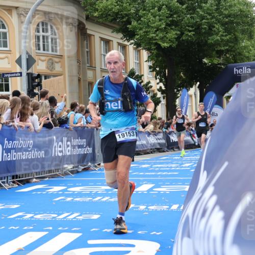 29.06.2025 - hella hamburg halbmarathon Strokosch-Dieckow http://msf.ph/oto/8231181 29.06.2025 10:33:12 Ziel 1910, 1959, 4679, 6473, 7723, 9047, 14167, 14276, 16881, 17175, 17802, 18455 meine-sportfotos.de