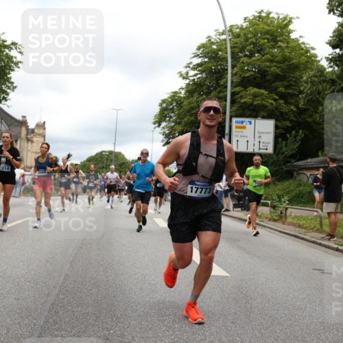 29.06.2025 - hella hamburg halbmarathon Yannick Fuchs http://msf.ph/oto/8231231 29.06.2025 10:46:47 20KM 1098, 1257, 1482, 1657, 1683, 2111, 2208, 2444, 2814, 3258, 3399, 3715, 3952, 3999, 4121, 4587, 4726, 5169, 5194, 5607, 5907, 6897, 7178, 7232, 7383, 7475, 8172, 8316, 8587, 8955, 10529, 10811, 11217, 12135, 12482, 12519, 13211, 13301, 14198, 14286, 14791, 14805, 15446, 15980, 16320, 16467, 16929, 17130, 17198, 17710, 17773, 18249, 18331, 19208 meine-sportfotos.de