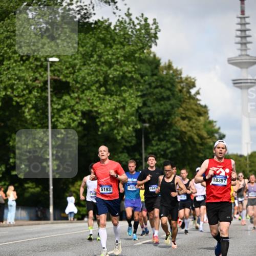 29.06.2025 - hella hamburg halbmarathon Dr. Thomas Lammeyer http://msf.ph/oto/8231237 29.06.2025 09:50:20 Kennedybrücke 1053, 1396, 1407, 1411, 1577, 1959, 2243, 2836, 3935, 5048, 5152, 5193, 5660, 6305, 6473, 7080, 7466, 7622, 7867, 8312, 8323, 9376, 9508, 10477, 11370 meine-sportfotos.de
