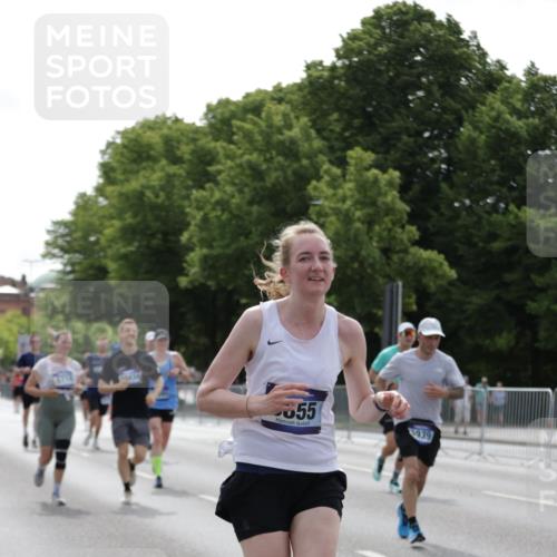 29.06.2025 - hella hamburg halbmarathon Jannik Wohlers http://msf.ph/oto/8231300 29.06.2025 10:28:06 Lombardsbrücke 5718, 5903, 5939, 6418, 7667, 7980, 8327, 8560, 9642, 9716, 9855, 10434, 13045, 13296, 13400, 16125, 18293, 18604, 19180 meine-sportfotos.de
