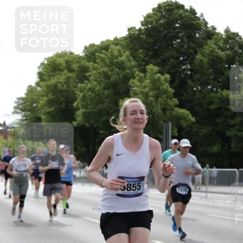 29.06.2025 - hella hamburg halbmarathon Jannik Wohlers http://msf.ph/oto/8231312 29.06.2025 10:28:06 Lombardsbrücke 5718, 5903, 5939, 6418, 7667, 7980, 8327, 8560, 9642, 9716, 9855, 10434, 13045, 13296, 13400, 16125, 18293, 18604, 19180 meine-sportfotos.de