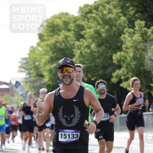 29.06.2025 - hella hamburg halbmarathon Jannik Wohlers http://msf.ph/oto/8231344 29.06.2025 09:52:27 Lombardsbrücke 1070, 1163, 1176, 1415, 1613, 1782, 2189, 2213, 2233, 2788, 2970, 3021, 3098, 3109, 3124, 3917, 3928, 4080, 4277, 4497, 4691, 4933, 4981, 5007, 5476, 5477, 5682, 6716, 7005, 7093, 7191, 7325, 7451, 7599, 7843, 8467, 9081, 9213, 9374, 9538, 10000, 10099, 10208, 10211, 10251, 10750, 10969, 11346, 11778, 12372, 12534, 12579, 12588, 12783, 13687, 13709, 13714, 14661, 14690, 14849, 15126, 15133, 15280, 15301, 15356, 15362, 15894, 16414, 18982 meine-sportfotos.de