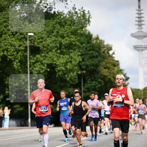 29.06.2025 - hella hamburg halbmarathon Dr. Thomas Lammeyer http://msf.ph/oto/8231366 29.06.2025 09:50:21 Kennedybrücke 1053, 1396, 1407, 1411, 1577, 1910, 1959, 2836, 3935, 5152, 5193, 5660, 6305, 6473, 7080, 7466, 7622, 7831, 7867, 8312, 8323, 9376, 9508, 10477, 11370 meine-sportfotos.de