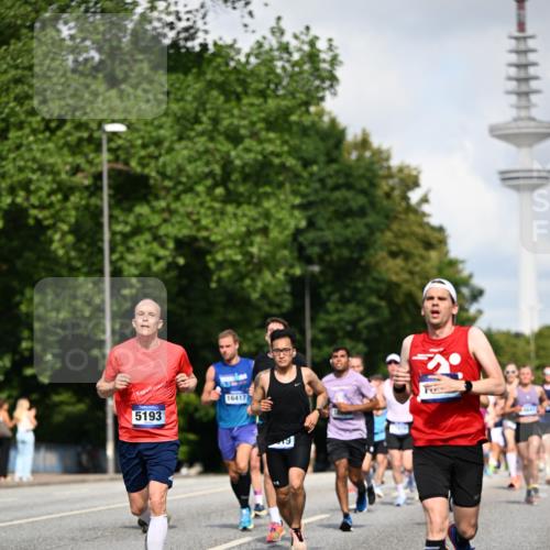 29.06.2025 - hella hamburg halbmarathon Dr. Thomas Lammeyer http://msf.ph/oto/8231375 29.06.2025 09:50:21 Kennedybrücke 1053, 1396, 1407, 1411, 1577, 1910, 1959, 2836, 3935, 5152, 5193, 5660, 6305, 6473, 7080, 7466, 7622, 7831, 7867, 8312, 8323, 9376, 9508, 10477, 11370 meine-sportfotos.de