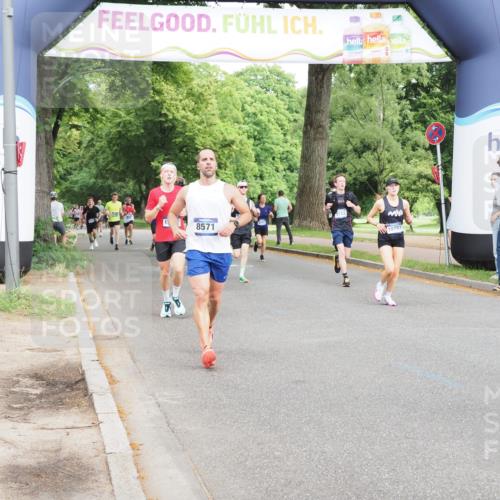 29.06.2025 - hella hamburg halbmarathon MichiJ http://msf.ph/oto/8231389 29.06.2025 10:26:35 Zwischen KM18-KM19 3480, 6458, 8571, 10793, 12739, 13595, 13900, 15303, 16992 meine-sportfotos.de