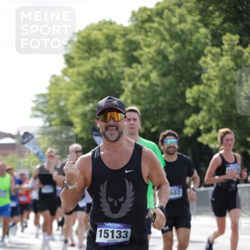 29.06.2025 - hella hamburg halbmarathon Jannik Wohlers http://msf.ph/oto/8231391 29.06.2025 09:52:27 Lombardsbrücke 1070, 1163, 1176, 1415, 1613, 1782, 2189, 2213, 2233, 2788, 2970, 3021, 3098, 3109, 3124, 3917, 3928, 4080, 4277, 4497, 4691, 4933, 4981, 5007, 5476, 5477, 5682, 6716, 7005, 7093, 7191, 7325, 7451, 7599, 7843, 8467, 9081, 9213, 9374, 9538, 10000, 10099, 10208, 10211, 10251, 10750, 10969, 11346, 11778, 12372, 12534, 12579, 12588, 12783, 13687, 13709, 13714, 14661, 14690, 14849, 15126, 15133, 15280, 15301, 15356, 15362, 15894, 16414, 18982 meine-sportfotos.de
