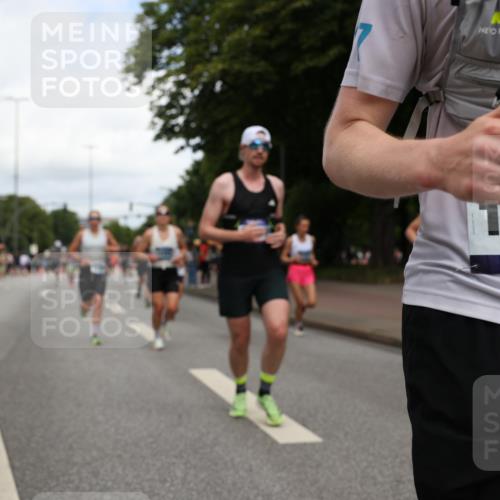29.06.2025 - hella hamburg halbmarathon Yannick Fuchs http://msf.ph/oto/8231436 29.06.2025 10:34:05 20KM 1343, 2044, 2525, 2546, 2563, 2972, 3282, 4565, 4759, 5752, 6037, 7981, 8319, 8925, 9116, 9265, 9540, 11284, 11305, 12335, 12372, 13479, 13514, 14204, 14272, 14311, 14359, 15013, 15094, 15336, 15435, 15556, 15744, 16656, 16820, 17005, 17215, 17360, 17425, 17668, 18149, 18154, 18285, 18803 meine-sportfotos.de