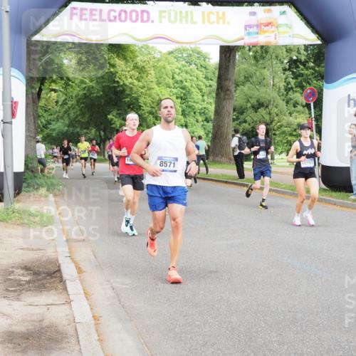 29.06.2025 - hella hamburg halbmarathon MichiJ http://msf.ph/oto/8231440 29.06.2025 10:26:35 Zwischen KM18-KM19 3480, 6458, 8571, 10793, 12739, 13595, 13900, 15303, 16992 meine-sportfotos.de