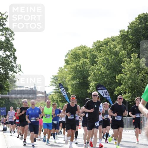 29.06.2025 - hella hamburg halbmarathon Jannik Wohlers http://msf.ph/oto/8231452 29.06.2025 09:52:28 Lombardsbrücke 1070, 1163, 1176, 1415, 1613, 1782, 2189, 2213, 2233, 2788, 2970, 3021, 3098, 3109, 3124, 3917, 3928, 4080, 4277, 4497, 4691, 4933, 4981, 5007, 5476, 5477, 5682, 6716, 7005, 7093, 7191, 7325, 7451, 7599, 7843, 8467, 8704, 8722, 9081, 9213, 9232, 9374, 9538, 10000, 10208, 10211, 10251, 10750, 10969, 11346, 11778, 12372, 12534, 12579, 12588, 12783, 13687, 13709, 13714, 14661, 14690, 14849, 15126, 15133, 15280, 15301, 15356, 15362, 15894, 16414 meine-sportfotos.de