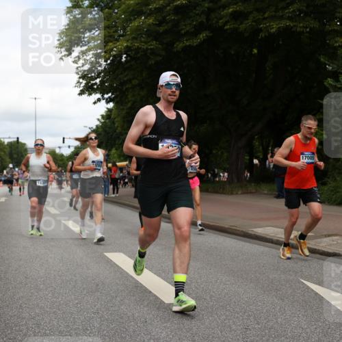 29.06.2025 - hella hamburg halbmarathon Yannick Fuchs http://msf.ph/oto/8231493 29.06.2025 10:34:06 20KM 1343, 2044, 2525, 2546, 2563, 2972, 3282, 3547, 4565, 4759, 5752, 7981, 8319, 8925, 9116, 9265, 9540, 11284, 11305, 11806, 12335, 12372, 13479, 13514, 14204, 14272, 14311, 14359, 15013, 15094, 15336, 15435, 15556, 15744, 16656, 17005, 17215, 17360, 17425, 17668, 18149, 18154, 18285, 18803 meine-sportfotos.de