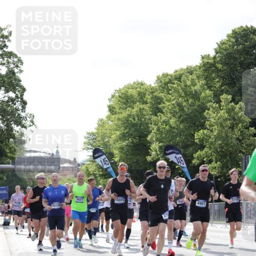 29.06.2025 - hella hamburg halbmarathon Jannik Wohlers http://msf.ph/oto/8231508 29.06.2025 09:52:28 Lombardsbrücke 1070, 1163, 1176, 1415, 1613, 1782, 2189, 2213, 2233, 2788, 2970, 3021, 3098, 3109, 3124, 3917, 3928, 4080, 4277, 4497, 4691, 4933, 4981, 5007, 5476, 5477, 5682, 6716, 7005, 7093, 7191, 7325, 7451, 7599, 7843, 8467, 8704, 8722, 9081, 9213, 9232, 9374, 9538, 10000, 10208, 10211, 10251, 10750, 10969, 11346, 11778, 12372, 12534, 12579, 12588, 12783, 13687, 13709, 13714, 14661, 14690, 14849, 15126, 15133, 15280, 15301, 15356, 15362, 15894, 16414 meine-sportfotos.de