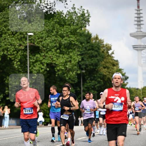 29.06.2025 - hella hamburg halbmarathon Dr. Thomas Lammeyer http://msf.ph/oto/8231538 29.06.2025 09:50:22 Kennedybrücke 1053, 1396, 1407, 1411, 1577, 1910, 1959, 2836, 2851, 3790, 3935, 5152, 5193, 5660, 6032, 6305, 6473, 7080, 7466, 7622, 7831, 7867, 8323, 9376, 9508, 10477, 11370 meine-sportfotos.de
