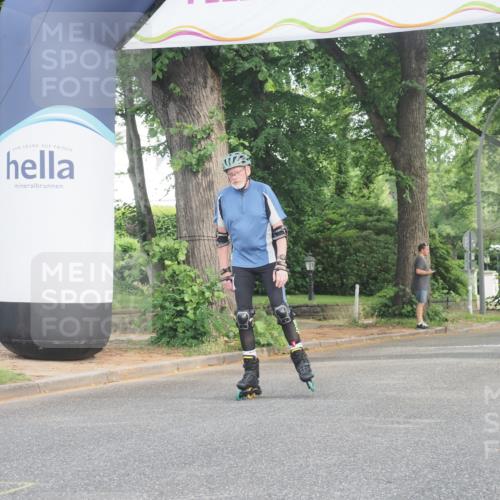 29.06.2025 - hella hamburg halbmarathon KatJ http://msf.ph/oto/8231543 29.06.2025 09:42:23 Zwischen KM18-KM19  meine-sportfotos.de