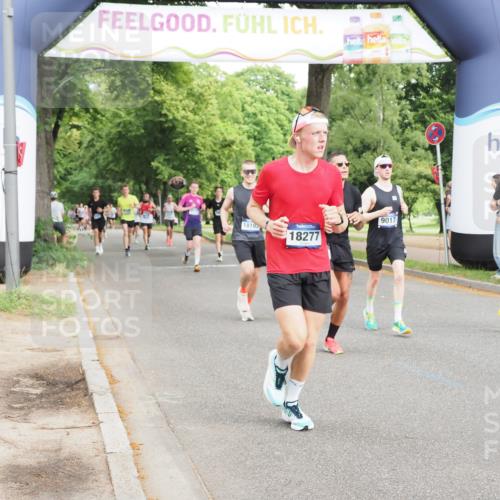 29.06.2025 - hella hamburg halbmarathon MichiJ http://msf.ph/oto/8231544 29.06.2025 10:26:37 Zwischen KM18-KM19 3480, 6458, 7743, 8571, 9017, 10793, 12739, 13595, 16075, 16992, 18193, 18277 meine-sportfotos.de