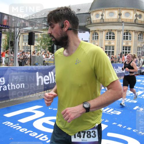 29.06.2025 - hella hamburg halbmarathon Michael Strokosch http://msf.ph/oto/8231550 29.06.2025 10:47:08 Ziel 1460, 4093, 4377, 5472, 6700, 7908, 9794, 10122, 12579, 14415, 14783, 15684, 15825 meine-sportfotos.de