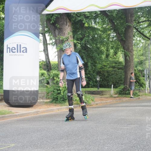 29.06.2025 - hella hamburg halbmarathon KatJ http://msf.ph/oto/8231588 29.06.2025 09:42:23 Zwischen KM18-KM19  meine-sportfotos.de