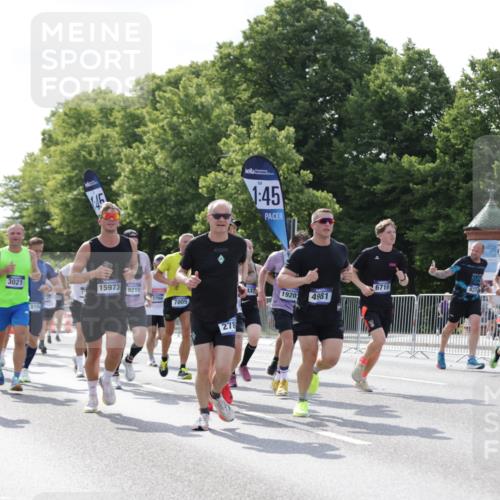 29.06.2025 - hella hamburg halbmarathon Jannik Wohlers http://msf.ph/oto/8231694 29.06.2025 09:52:29 Lombardsbrücke 1070, 1163, 1176, 1613, 1782, 2048, 2189, 2213, 2233, 2788, 2970, 3021, 3098, 3109, 3124, 3917, 3928, 4080, 4277, 4497, 4691, 4933, 4981, 5476, 5477, 5682, 6716, 7005, 7093, 7191, 7325, 7599, 7843, 8145, 8467, 8704, 8722, 8819, 9081, 9213, 9232, 9374, 9538, 10000, 10208, 10211, 10216, 10251, 10750, 10969, 11153, 11346, 11778, 12372, 12534, 12579, 12588, 12783, 13687, 13709, 13714, 13782, 14661, 14690, 14849, 15126, 15133, 15280, 15301, 15356, 15362, 15894, 16414 meine-sportfotos.de