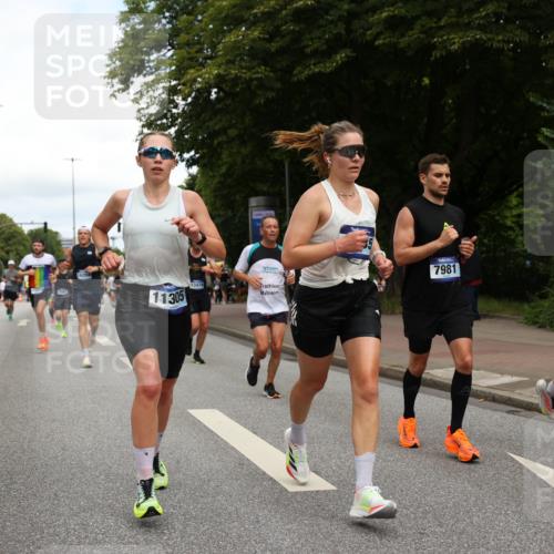 29.06.2025 - hella hamburg halbmarathon Yannick Fuchs http://msf.ph/oto/8231695 29.06.2025 10:34:07 20KM 1343, 2044, 2525, 2546, 2563, 2972, 3282, 3547, 4398, 4565, 4759, 5752, 7981, 8319, 8925, 9116, 9265, 9540, 11284, 11305, 11806, 12335, 12372, 13479, 13514, 14204, 14272, 14311, 14359, 15013, 15094, 15336, 15435, 15556, 15744, 17005, 17215, 17360, 17425, 17668, 17792, 17916, 18149, 18154, 18285, 18803 meine-sportfotos.de