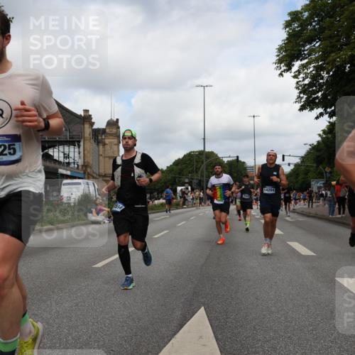 29.06.2025 - hella hamburg halbmarathon Yannick Fuchs http://msf.ph/oto/8231760 29.06.2025 10:34:08 20KM 1343, 2044, 2525, 2546, 2563, 2972, 3547, 4398, 4565, 4759, 5752, 7981, 8319, 8346, 8925, 9116, 9265, 9540, 11284, 11305, 11806, 12046, 12091, 12335, 12372, 13190, 13479, 13514, 14204, 14272, 14311, 14359, 15013, 15094, 15336, 15435, 15556, 15744, 17005, 17215, 17360, 17425, 17668, 17792, 17916, 18149, 18154, 18285, 18803 meine-sportfotos.de