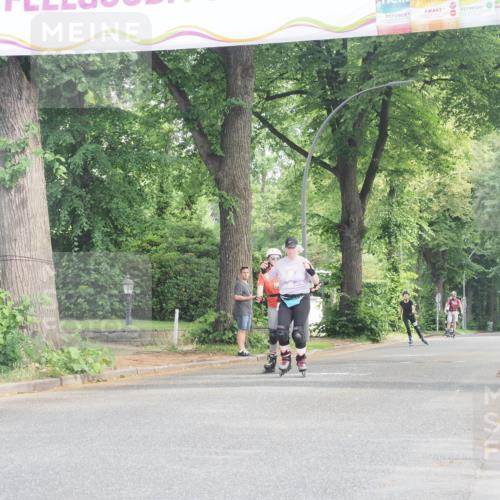 29.06.2025 - hella hamburg halbmarathon KatJ http://msf.ph/oto/8231761 29.06.2025 09:42:32 Zwischen KM18-KM19  meine-sportfotos.de