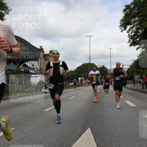 29.06.2025 - hella hamburg halbmarathon Yannick Fuchs http://msf.ph/oto/8231778 29.06.2025 10:34:08 20KM 1343, 2044, 2525, 2546, 2563, 2972, 3547, 4398, 4565, 4759, 5752, 7981, 8319, 8346, 8925, 9116, 9265, 9540, 11284, 11305, 11806, 12046, 12091, 12335, 12372, 13190, 13479, 13514, 14204, 14272, 14311, 14359, 15013, 15094, 15336, 15435, 15556, 15744, 17005, 17215, 17360, 17425, 17668, 17792, 17916, 18149, 18154, 18285, 18803 meine-sportfotos.de