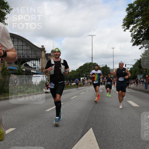 29.06.2025 - hella hamburg halbmarathon Yannick Fuchs http://msf.ph/oto/8231789 29.06.2025 10:34:08 20KM 1343, 2044, 2525, 2546, 2563, 2972, 3547, 4398, 4565, 4759, 5752, 7981, 8319, 8346, 8925, 9116, 9265, 9540, 11284, 11305, 11806, 12046, 12091, 12335, 12372, 13190, 13479, 13514, 14204, 14272, 14311, 14359, 15013, 15094, 15336, 15435, 15556, 15744, 17005, 17215, 17360, 17425, 17668, 17792, 17916, 18149, 18154, 18285, 18803 meine-sportfotos.de