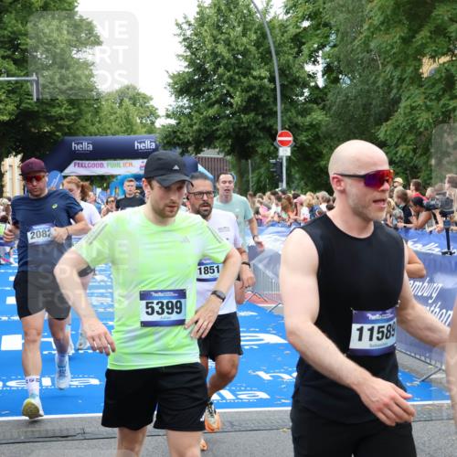 29.06.2025 - hella hamburg halbmarathon Zöllner http://msf.ph/oto/8231797 29.06.2025 10:53:51 Ziel 1422, 1706, 1870, 2082, 2518, 5607, 6260, 6877, 7177, 8285, 8335, 9922, 10529, 10891, 12413, 14026, 14702, 14818, 15502, 16538, 17740, 18249, 18418, 18487, 18514, 18759, 18915, 19177 meine-sportfotos.de