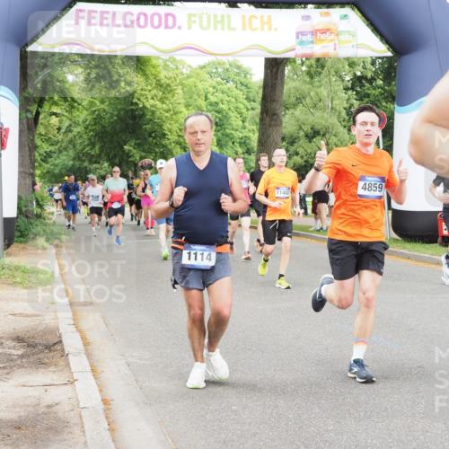 29.06.2025 - hella hamburg halbmarathon MichiJ http://msf.ph/oto/8231898 29.06.2025 10:49:39 Zwischen KM18-KM19 1114, 1940, 4859, 7869, 9124, 10866, 11402, 12662, 13551, 13739, 13841, 16371, 16420, 16540 meine-sportfotos.de