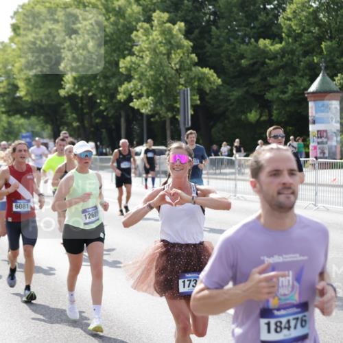 29.06.2025 - hella hamburg halbmarathon Jannik Wohlers http://msf.ph/oto/8231904 29.06.2025 09:52:42 Lombardsbrücke 1012, 1391, 1735, 2048, 2213, 2234, 2590, 2788, 2970, 3021, 3098, 3304, 3907, 3917, 3928, 4981, 4997, 5132, 5623, 5682, 6081, 6152, 6712, 6716, 7005, 7093, 7147, 7450, 8063, 8145, 8467, 8664, 8694, 8704, 8722, 8819, 9232, 9374, 9538, 9540, 9544, 9585, 10208, 10211, 10216, 10313, 11094, 11153, 11291, 11469, 11778, 12154, 12534, 12685, 12783, 12966, 13015, 13051, 13709, 13782, 14351, 14690, 14794, 15126, 15651 meine-sportfotos.de