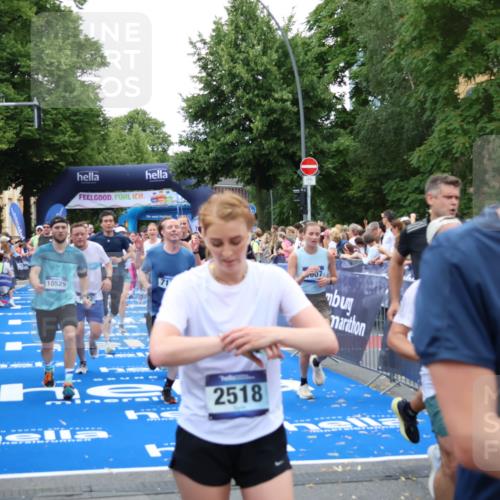 29.06.2025 - hella hamburg halbmarathon Zöllner http://msf.ph/oto/8231971 29.06.2025 10:53:54 Ziel 1422, 1706, 1870, 5607, 6260, 6877, 7177, 7395, 7973, 8285, 9922, 10529, 10891, 12413, 14026, 15502, 16477, 16538, 17740, 18249, 18418, 18487, 18759, 18831, 18915, 19177 meine-sportfotos.de