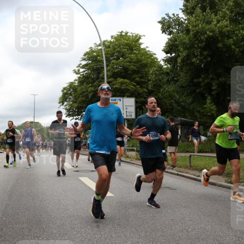 29.06.2025 - hella hamburg halbmarathon Yannick Fuchs http://msf.ph/oto/8231987 29.06.2025 10:46:49 20KM 1098, 1257, 1482, 1657, 1683, 2111, 2208, 2444, 2814, 3258, 3399, 3715, 3952, 3999, 4121, 4419, 4587, 4726, 5169, 5194, 5607, 5907, 6897, 7178, 7232, 7383, 7475, 8316, 8587, 8955, 9065, 9163, 10529, 10811, 11217, 12155, 12482, 12519, 13211, 13301, 14198, 14286, 14805, 15681, 15980, 16320, 16467, 16929, 17130, 17198, 17710, 17773, 18249, 18331, 19208 meine-sportfotos.de