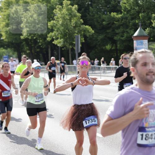 29.06.2025 - hella hamburg halbmarathon Jannik Wohlers http://msf.ph/oto/8232015 29.06.2025 09:52:42 Lombardsbrücke 1012, 1391, 1735, 2048, 2213, 2234, 2590, 2788, 2970, 3021, 3098, 3304, 3907, 3917, 3928, 4981, 4997, 5132, 5623, 5682, 6081, 6152, 6712, 6716, 7005, 7093, 7147, 7450, 8063, 8145, 8467, 8664, 8694, 8704, 8722, 8819, 9232, 9374, 9538, 9540, 9544, 9585, 10208, 10211, 10216, 10313, 11094, 11153, 11291, 11469, 11778, 12154, 12534, 12685, 12783, 12966, 13015, 13051, 13709, 13782, 14351, 14690, 14794, 15126, 15651 meine-sportfotos.de
