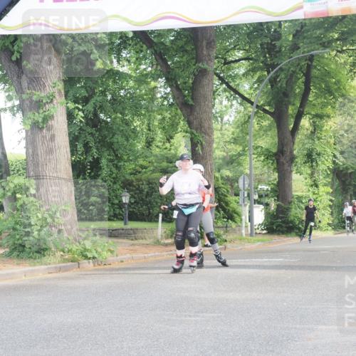 29.06.2025 - hella hamburg halbmarathon KatJ http://msf.ph/oto/8232026 29.06.2025 09:42:33 Zwischen KM18-KM19  meine-sportfotos.de